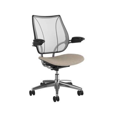 Sedia operativa Liberty, Parte posteriore Pinstripe White, Sedile Hallingdal 65 0200, Telaio lucido con finitura nera